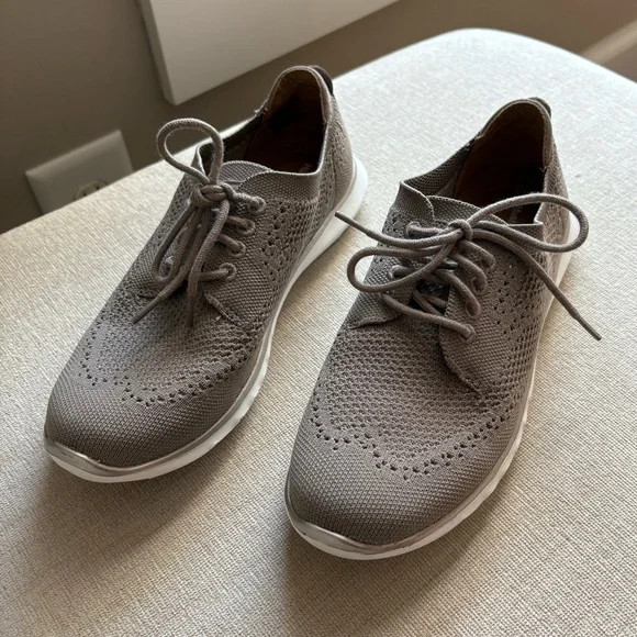 Hush Puppies, Knit Oxford Looking Shoes in Grey / Tan, Size 6 - Picture 2 of 5